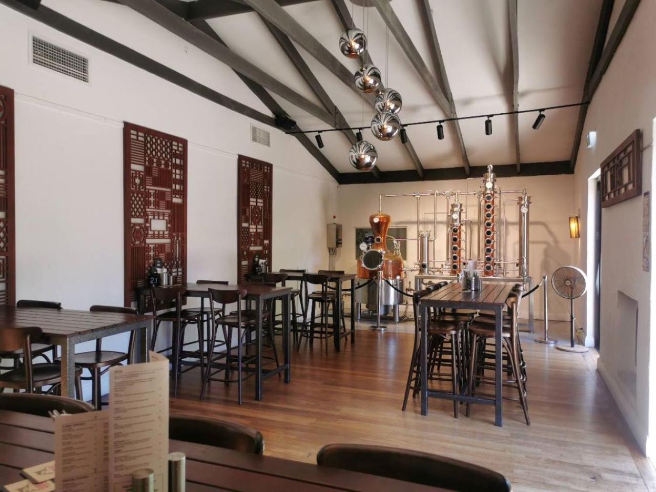 Mahogany Inn And Distillery Mahogany Creek Екстер'єр фото