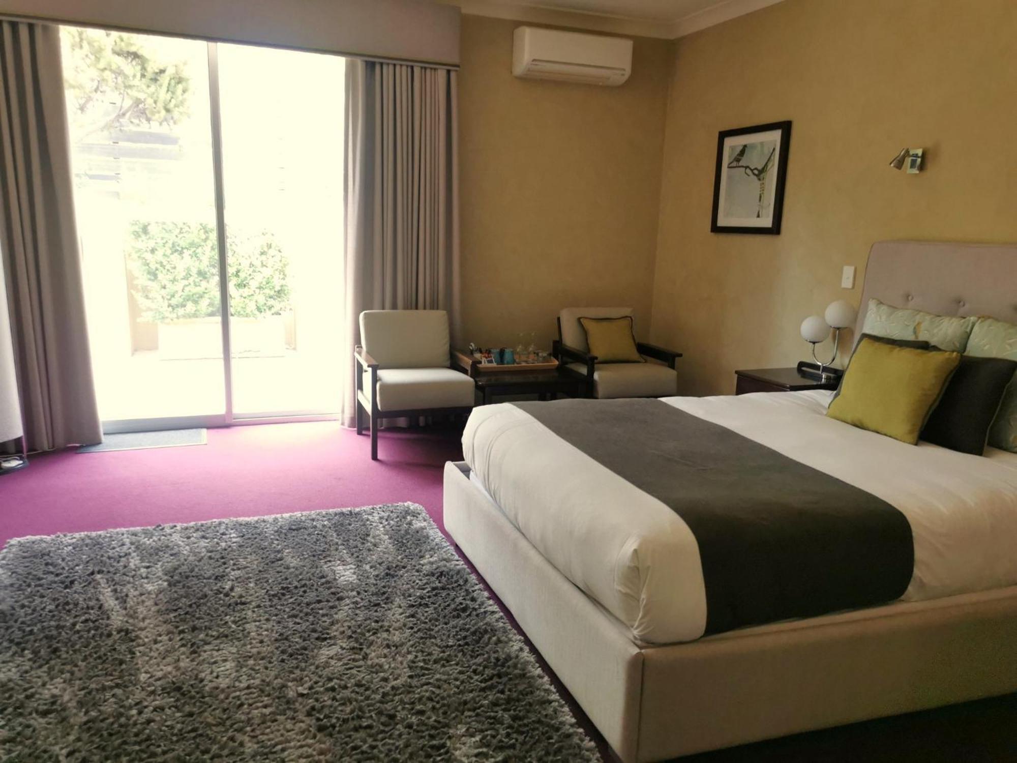 Mahogany Inn And Distillery Mahogany Creek Екстер'єр фото