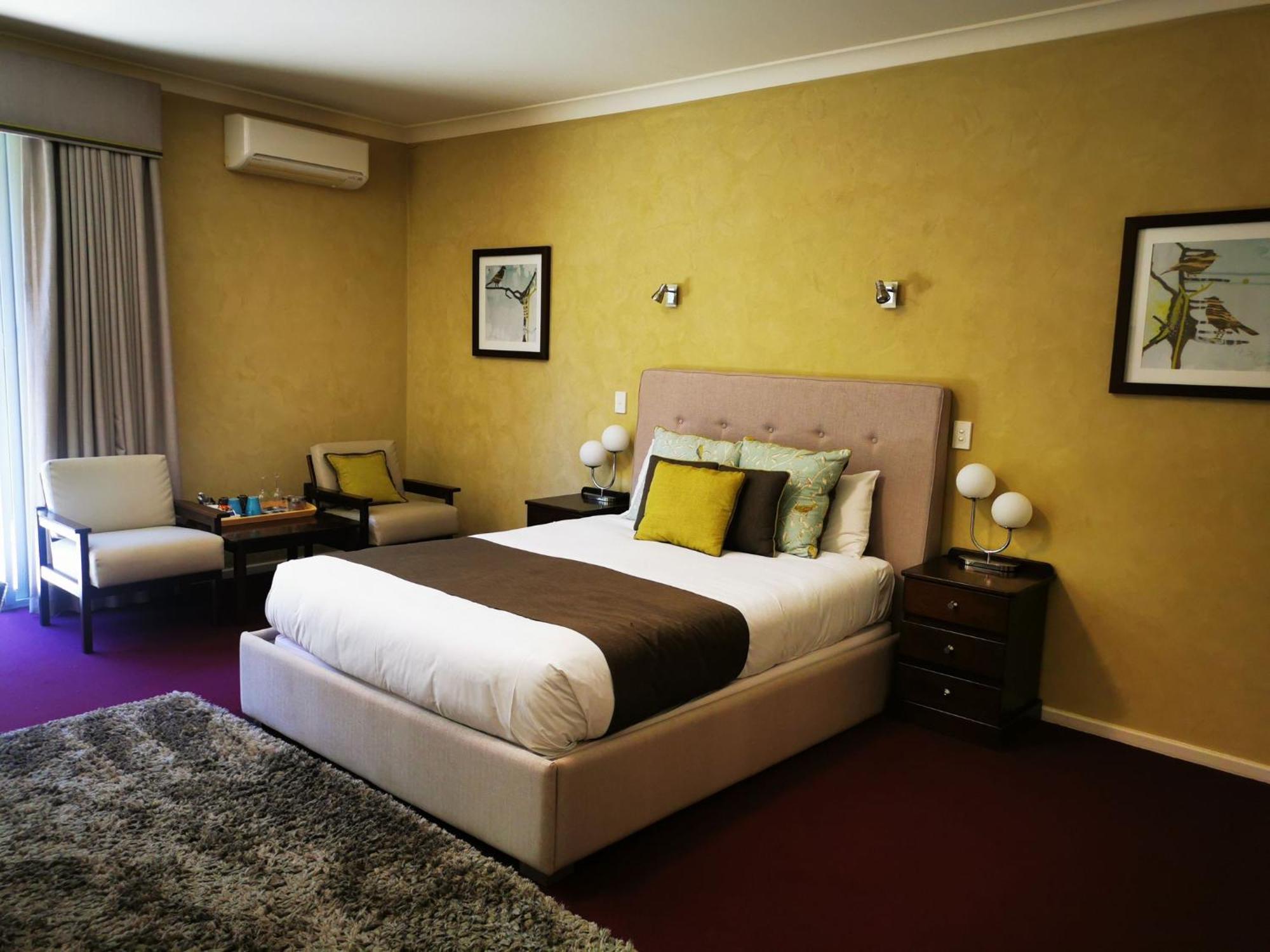 Mahogany Inn And Distillery Mahogany Creek Екстер'єр фото