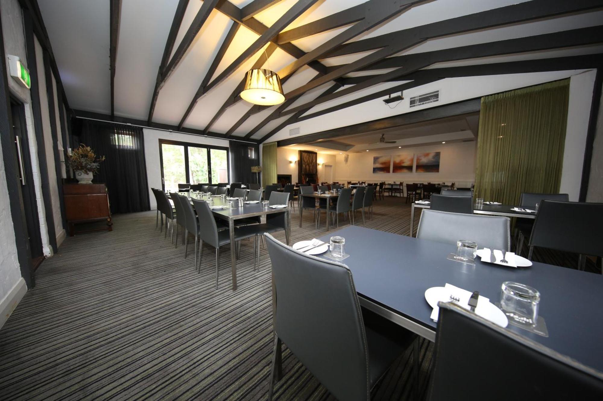Mahogany Inn And Distillery Mahogany Creek Екстер'єр фото