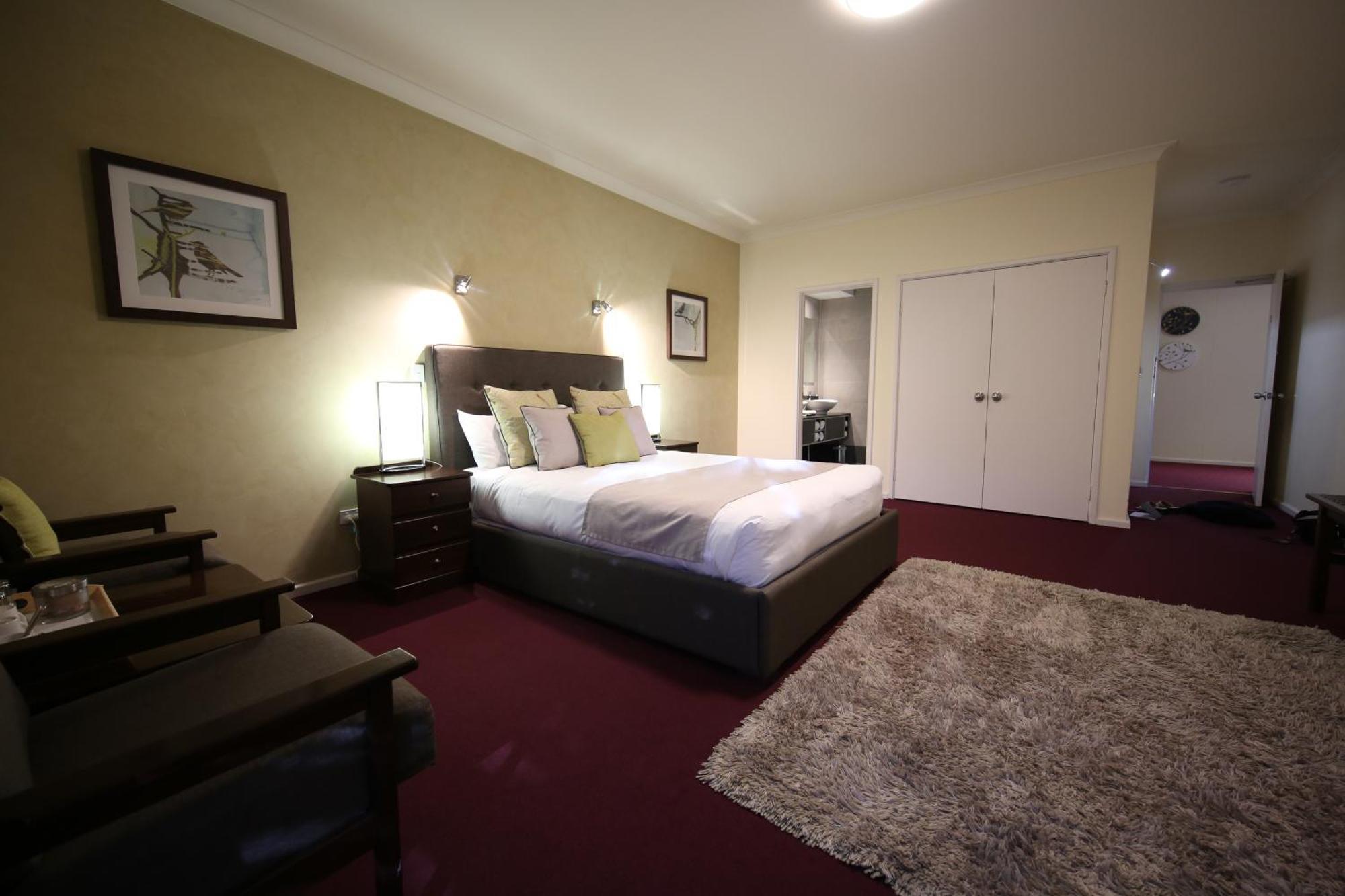Mahogany Inn And Distillery Mahogany Creek Екстер'єр фото