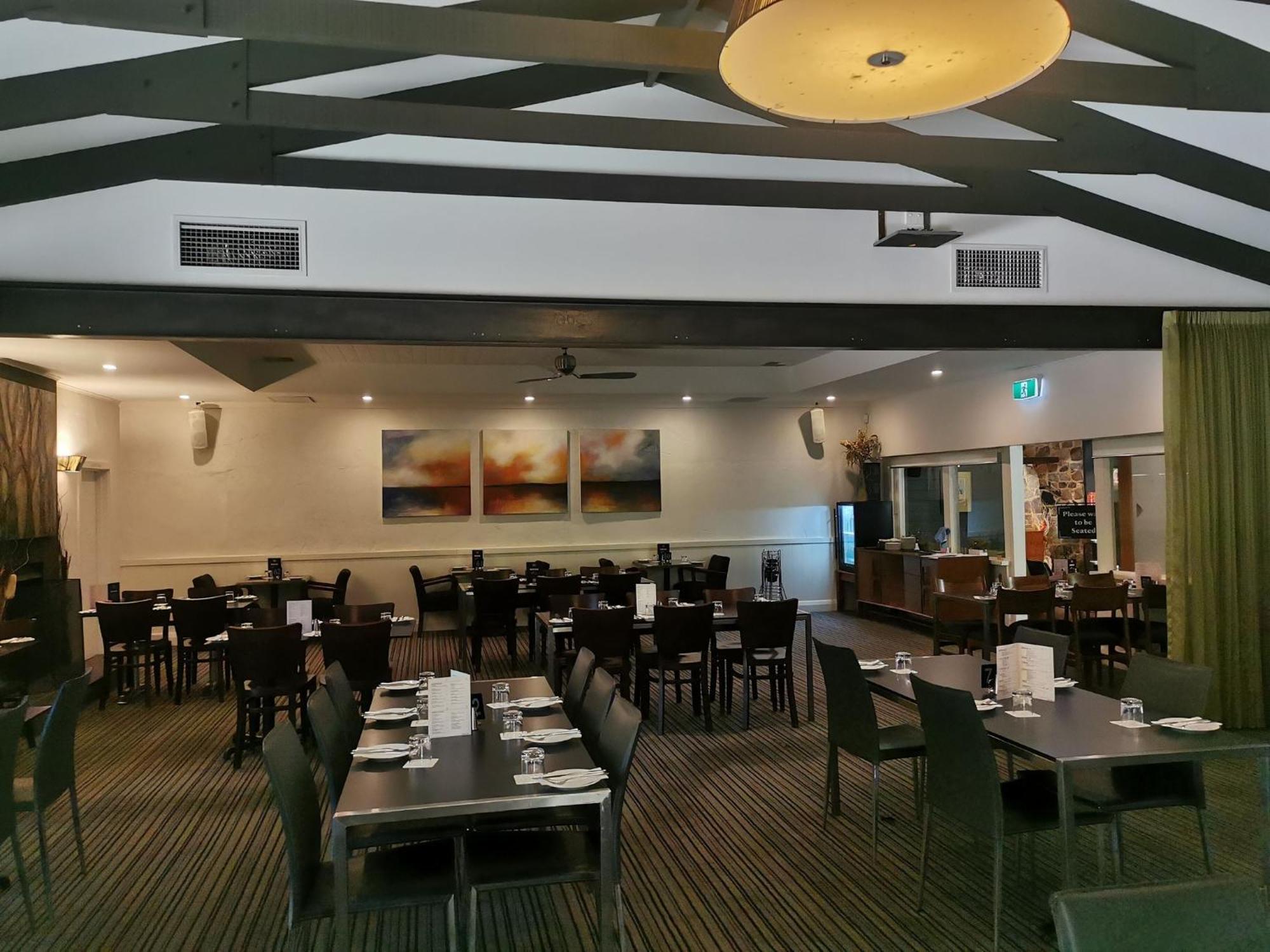 Mahogany Inn And Distillery Mahogany Creek Екстер'єр фото