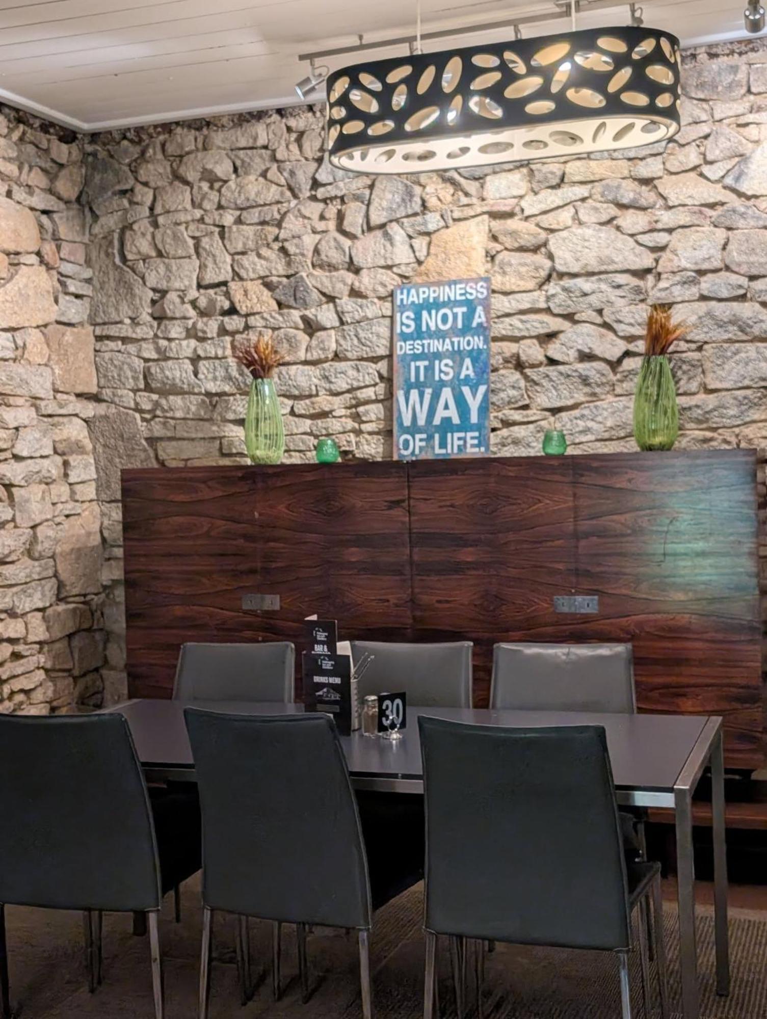 Mahogany Inn And Distillery Mahogany Creek Екстер'єр фото