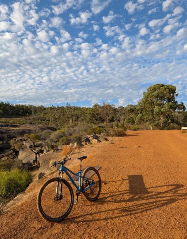 Mahogany Inn And Distillery Mahogany Creek Екстер'єр фото